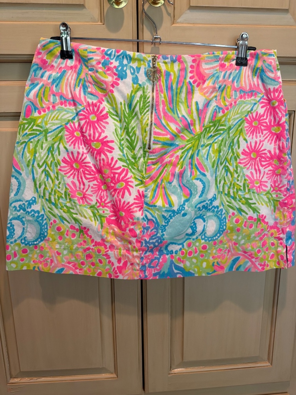 Lilly Pulitzer skirt with pockets - Picture 2 of 4